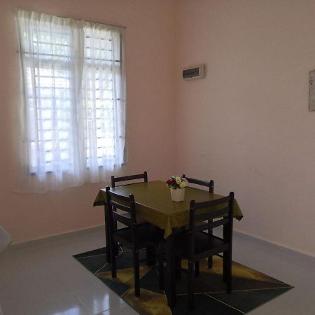 Ummi'S Homestay Besut 瓜拉勿述 外观 照片